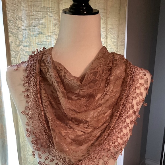 Accessories - 🔥2/30$ Vintage lace scarf